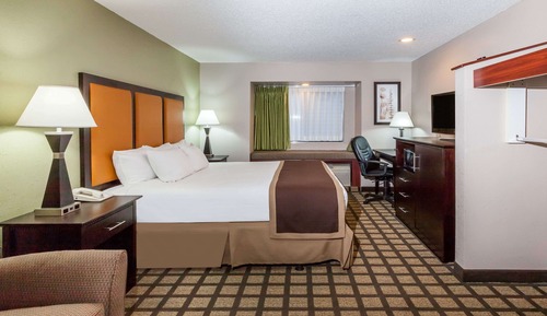Suite, 1 King Bed, Accessible, Non Smoking (Mobility Bathtub w/Grab Bars)