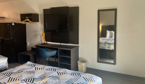 Standard Room, 1 King Bed, Smoking, Kitchenette
