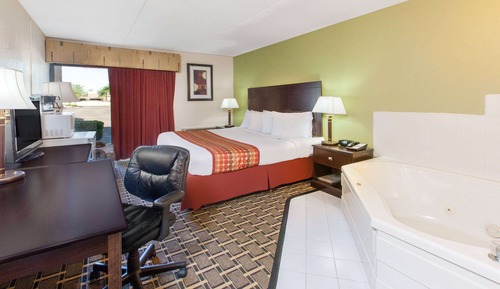 Deluxe Room, 1 King Bed, Non Smoking