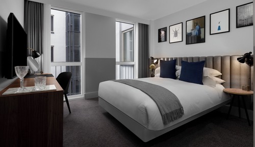 Room, 1 Queen Bed (Essential)