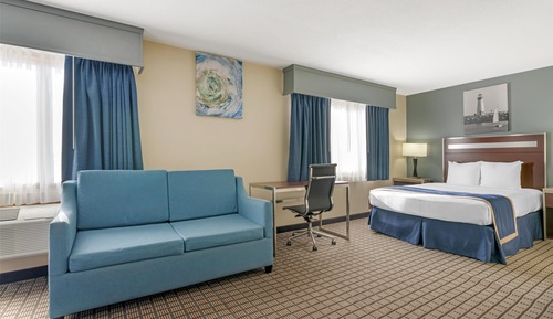 Standard Room, 1 King Bed, Non Smoking, Microwave