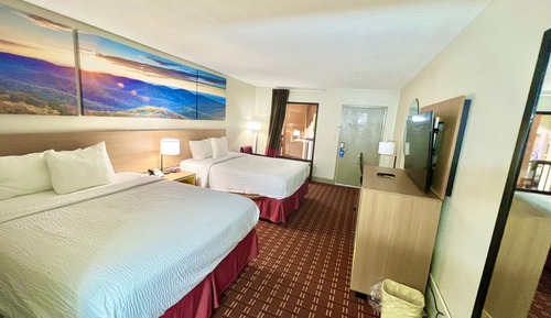 Room, 2 Queen Beds, Non Smoking (2nd Floor)