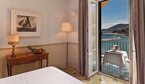 Regina Isabella Suite
