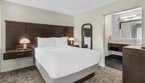 Suite, 1 Queen Bed, Accessible (Mobility Roll in Shower One Bedroom)