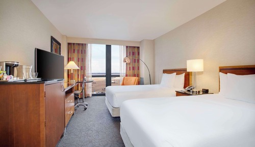Room, 2 Double Beds (Runway View)