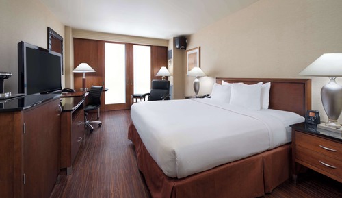 Room, 1 King Bed, Accessible, Bathtub
