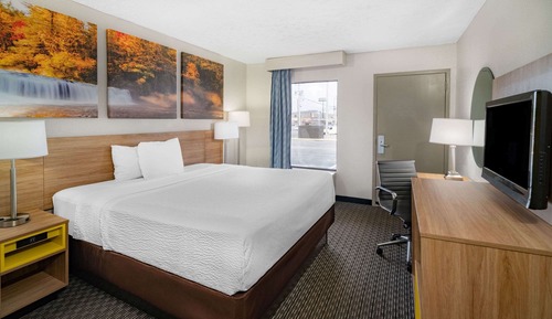 Standard Room, 1 King Bed, Smoking