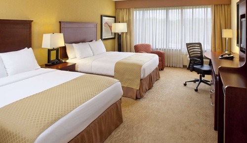 Room, 2 Queen Beds, Accessible, Bathtub