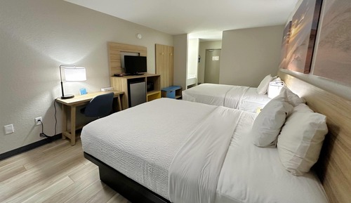 Standard Room, 2 Queen Beds, Non Smoking