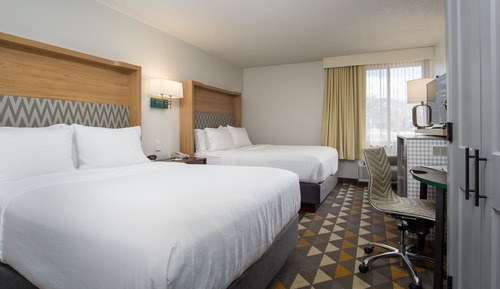 Room, 2 Queen Beds, Courtyard View (Outdoor Living Area)