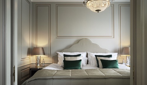 Superior Suite (Facing Side Street or Courtyard)