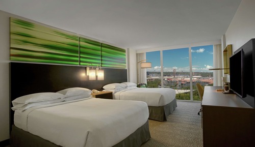 Room, 2 Queen Beds, Non Smoking (Universal View)