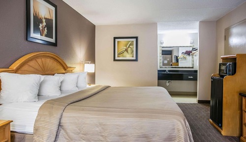 Standard Room, 1 King Bed, Non Smoking