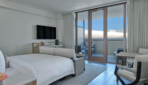 Superior No View Room, 1 King Bed, Non Smoking, Balcony