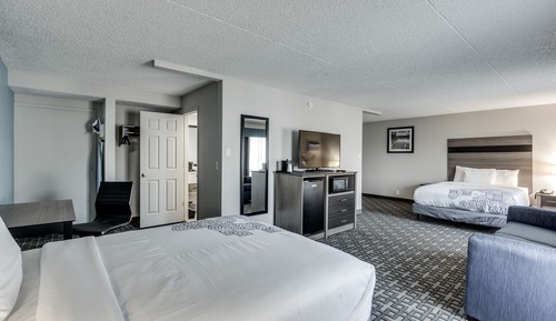 Suite, 2 Queen Beds, Non Smoking
