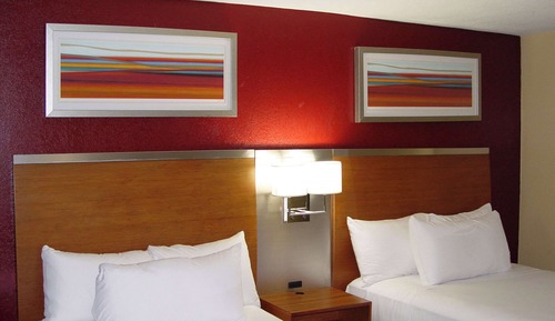 Standard Room, 2 Queen Beds, Non Smoking, Pool View