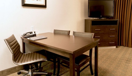 Premium Suite, 1 King Bed, Accessible, Bathtub (Mobility & Hearing)