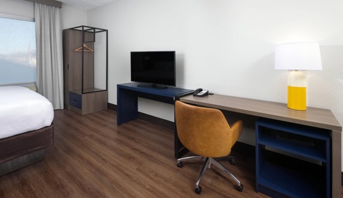 Suite, 1 King Bed, Jetted Tub
