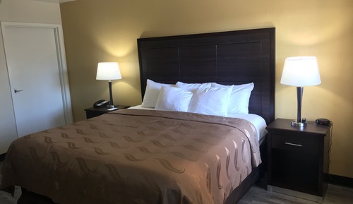 Standard Room, 1 King Bed, Accessible, Non Smoking (Accessible Tub)