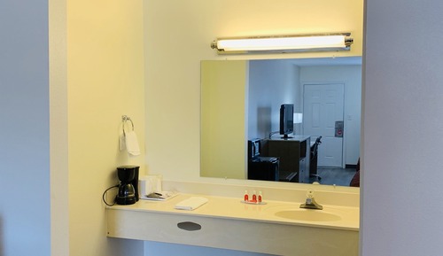 Standard Room, 1 King Bed, Accessible, Non Smoking