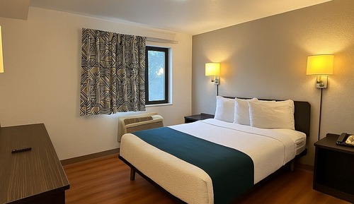 Deluxe Room, 1 Queen Bed, Non Smoking
