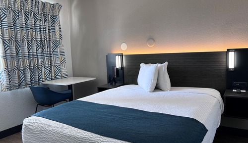 Standard Room, 1 Queen Bed, Non Smoking