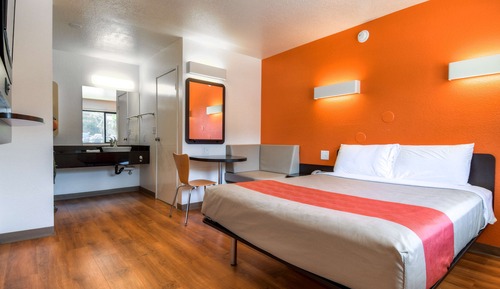Standard Room, 1 Queen Bed, Accessible, Non Smoking
