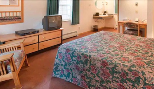 Standard Room, 1 Queen Bed