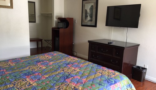 Standard Room, 1 King Bed