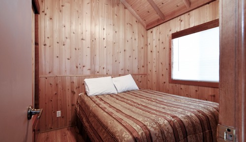 Cabin, Kitchenette (No Pets, Linens not included)