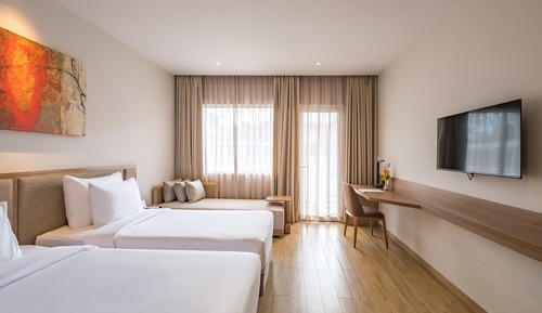 Premium Wooden Twin Room