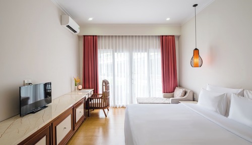 Premium Deluxe Double Garden View