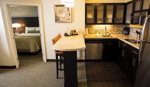 Suite, 2 Bedrooms, Kitchen