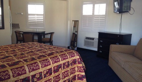 Standard Room, 1 King Bed, Kitchenette