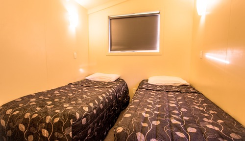 2 Bedroom Self Contained - Private Bathroom / Kitchen