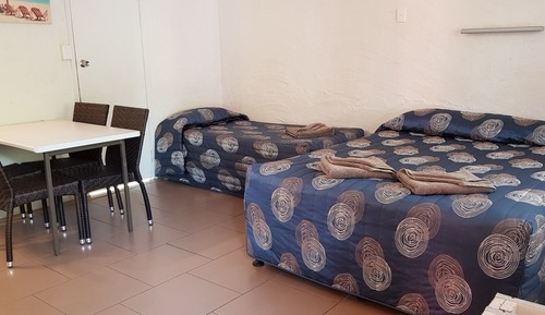 Family Room, Non Smoking, Kitchenette (Family Room for 4)