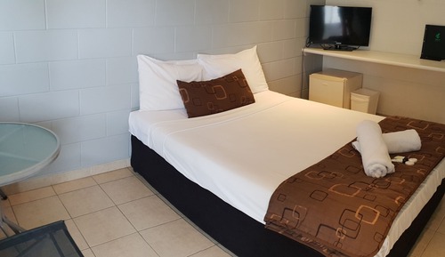 Economy Room, Shared Bathroom