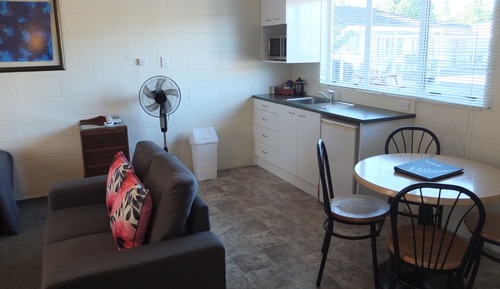 Standard Suite, 1 Bedroom, Non Smoking, Kitchenette (unit)
