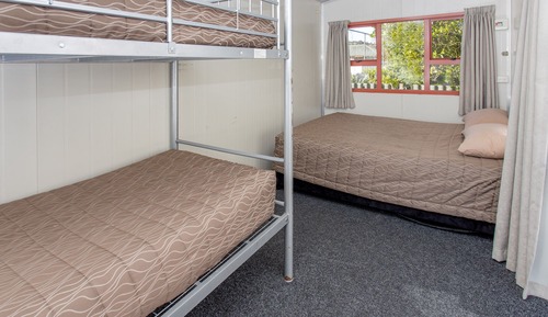 Standard Cabin - Shared Bathroom & Kitchen