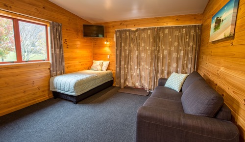 Studio Motel - Private Bathroom/Own Kitchenette 