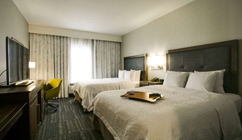 Room, 2 Queen Beds, Accessible, Bathtub