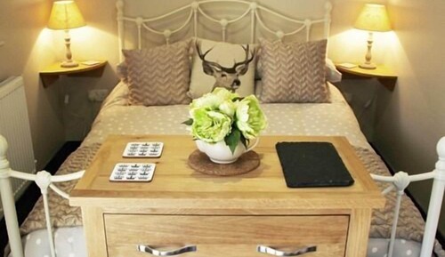 Suite, Ensuite (The Stable)