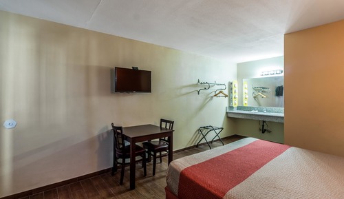 Deluxe Room, 2 Queen Beds, Non Smoking, Refrigerator & Microwave