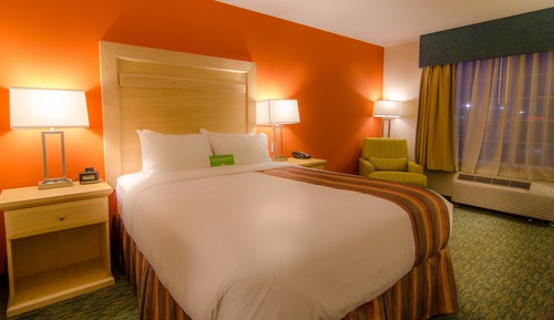 Deluxe Room, 1 King Bed, Accessible, Non Smoking (Mobility/Hearing Impaired Accessible)