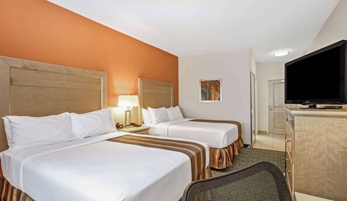 Room, 2 Queen Beds, Accessible, Non Smoking (Mobility Accessible)