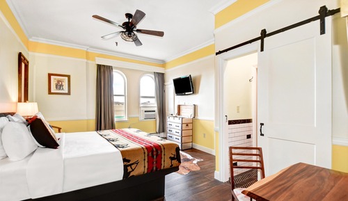 Standard Room, 1 King Bed, Non Smoking, City View