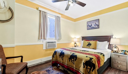 Standard Room, 1 Queen Bed, Non Smoking
