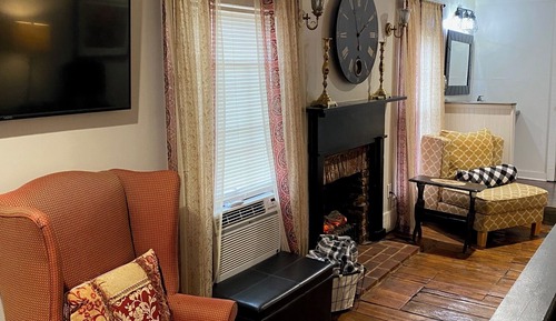 Mason Room