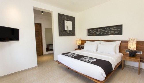 Suite with Free Benefits
