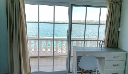 Premium Twin Room